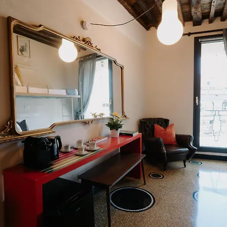 Hostel Le Stanze Del Piccadilly Genova